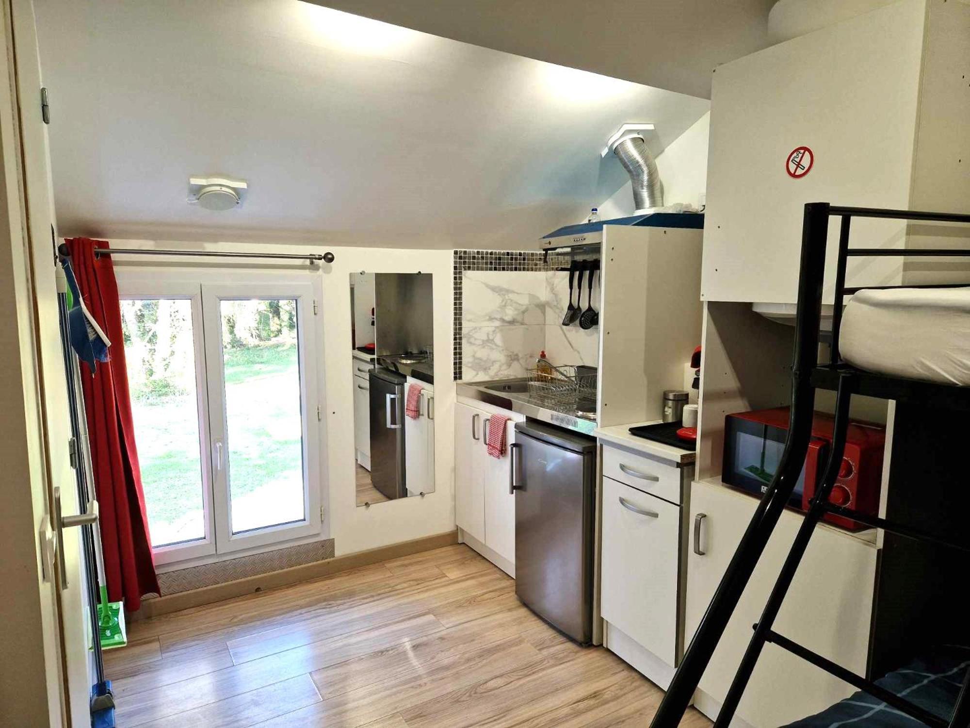 10 - Joli Studio Avec Deux Lits, Tout Equipe Pour 1, 2 Ou 3 Personnes Maximum, Vue Sur Parc Arbore, Parking Privatif Gratuit, Grand Fourgon Possible, Tout Le Linge De Maison Est Fourni Razac-sur-lʼIsle Exterior foto